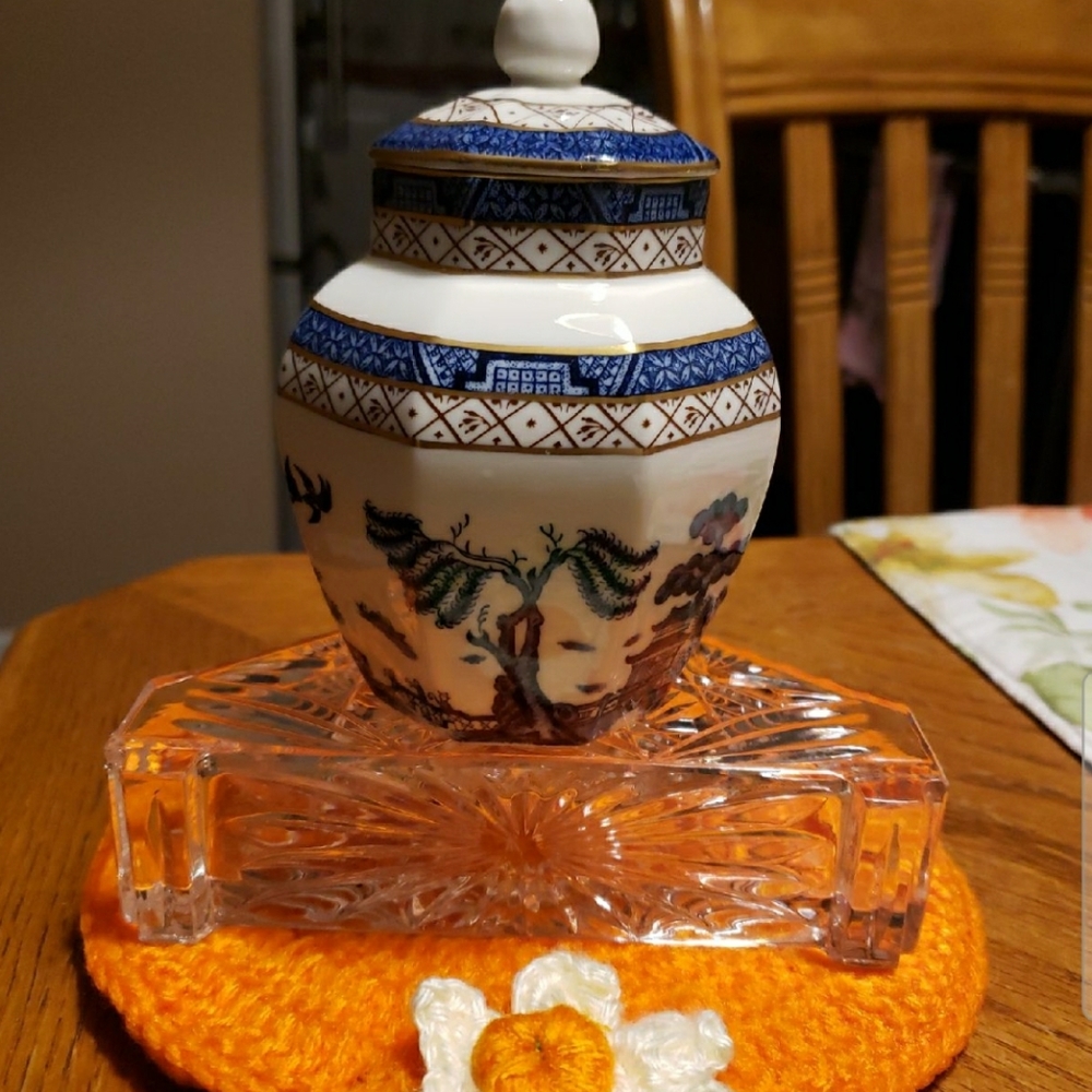 Vintage 1981 ROYAL DOULTON Booths Jar With Lid